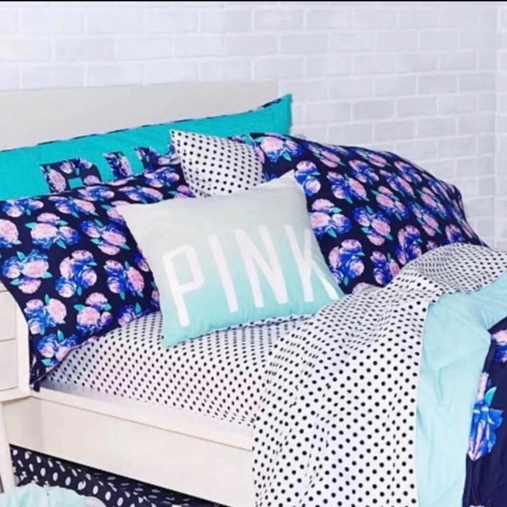 VS PINK • Queen/Full Bed Set